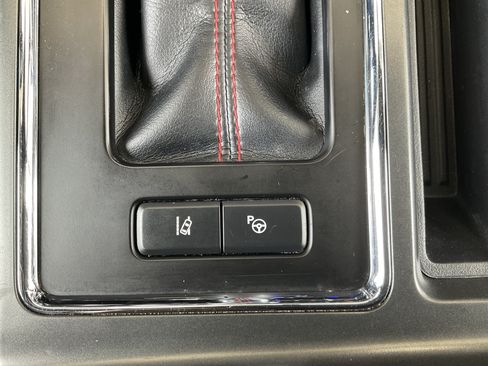 Used 2018 Ford F150 Lariat w/ Equipment Group 502A Luxury AWD/4WD image 19