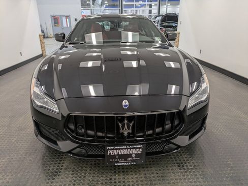 Used 2022 Maserati Quattroporte Modena Q4 image 2