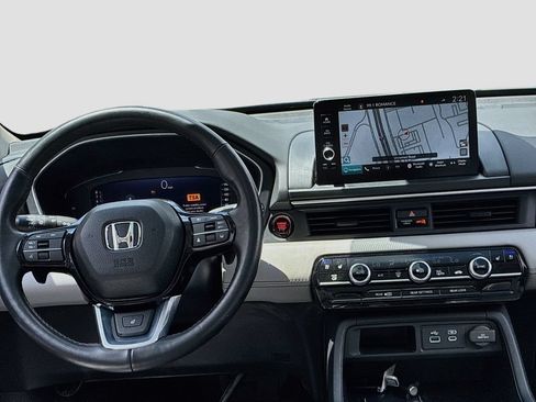 Used 2025 Honda Pilot Elite image 24