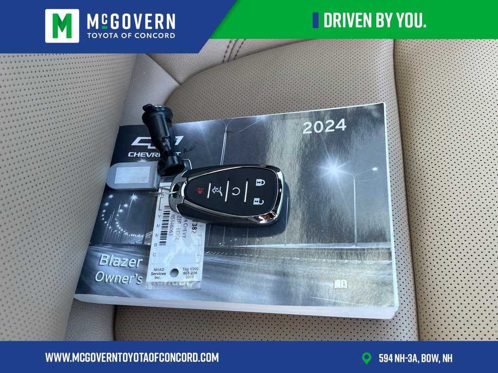 Used 2024 Chevrolet Blazer Premier w/ Driver Confidence II Package AWD/4WD image 40