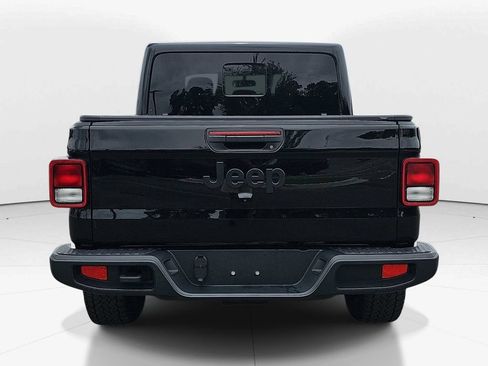 Used 2025 Jeep Gladiator Sport AWD/4WD image 7