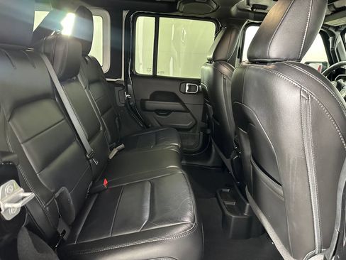 Used 2021 Jeep Wrangler Unlimited Sahara AWD/4WD image 28