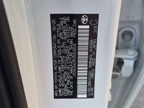 Used 2025 Toyota Prius XLE FWD image 24