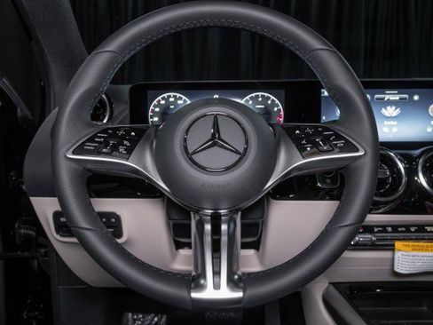 Certified 2026 Mercedes-Benz GLA 250 image 19