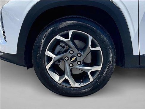 Used 2025 Chevrolet Trax LT w/ Driver Confidence Package FWD image 10