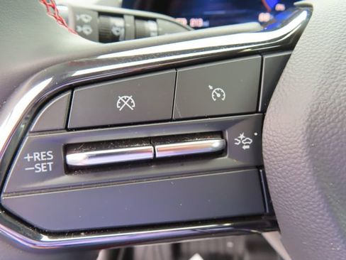 Used 2025 Chevrolet Equinox EV RS w/ Convenience Package II AWD/4WD image 17