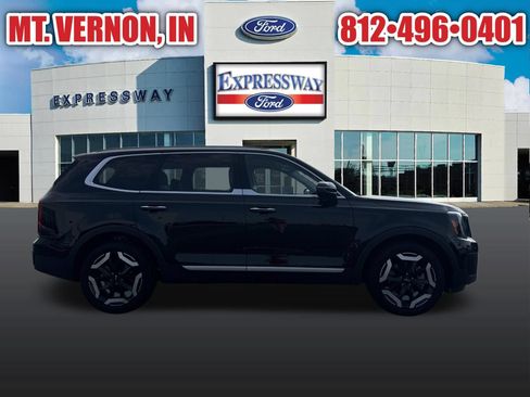 Used 2025 Kia Telluride S FWD image 4
