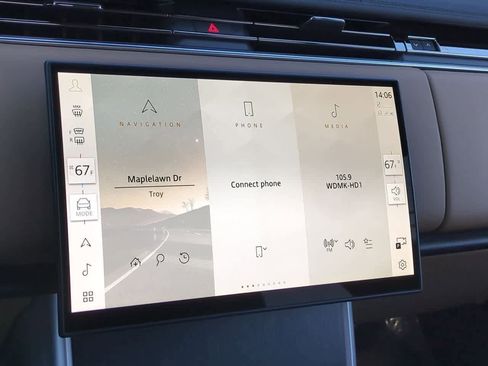 Used 2025 Land Rover Range Rover SE image 28