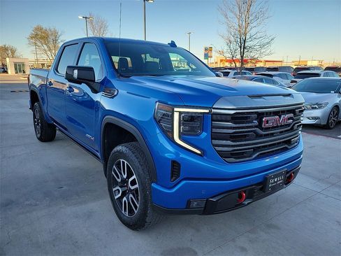 Used 2024 GMC Sierra 1500 AT4 w/ Technology Package image 7