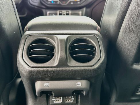Used 2023 Jeep Wrangler Unlimited Rubicon 4xe AWD/4WD image 17