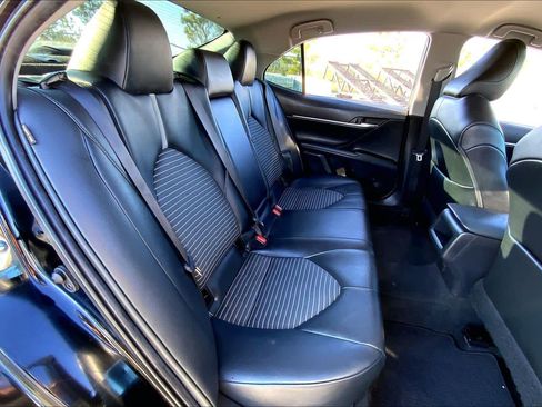 Used 2021 Toyota Camry SE w/ Carpet Mat Package (TMS) image 18