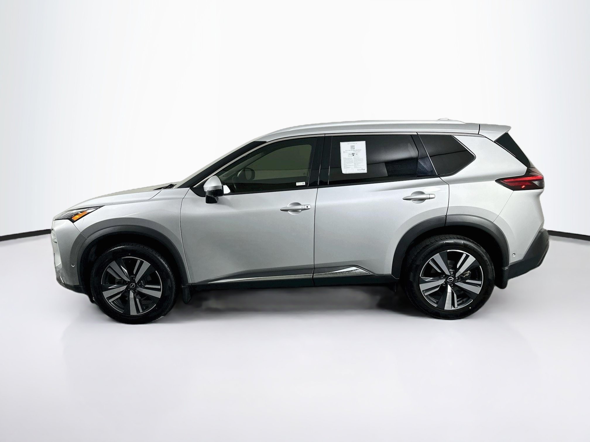 Used 2023 Nissan Rogue SL w/ SL Premium Package FWD image 4