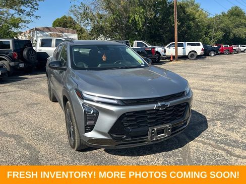 Used 2025 Chevrolet Trax ACTIV w/ Driver Confidence Package FWD image 1