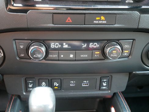 Used 2022 Nissan Frontier PRO-4X AWD/4WD image 23