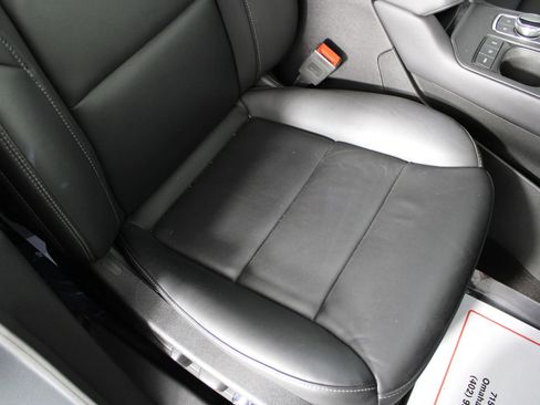 Used 2024 Cadillac XT4 Premium Luxury image 38