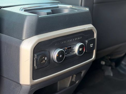 Used 2022 Ford Expedition Max XLT AWD/4WD image 24
