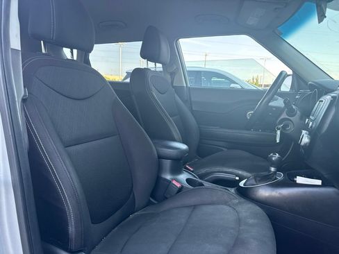 Used 2019 Kia Soul FWD image 14