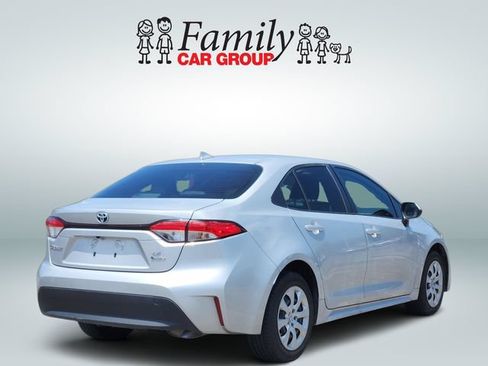 Used 2025 Toyota Corolla LE FWD image 4
