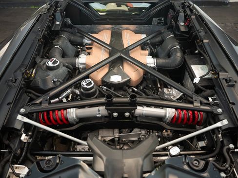Used 2021 Lamborghini Aventador SVJ AWD/4WD image 31