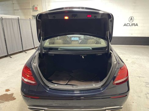 Used 2018 Mercedes-Benz E 400 4MATIC Sedan image 19