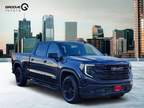 Used 2022 GMC Sierra 1500 Elevation w/ LPO, Elevation Black Package image 9