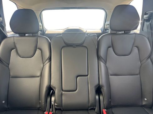 Used 2025 Volvo XC90 B5 Core w/ Protection Package Premier image 24