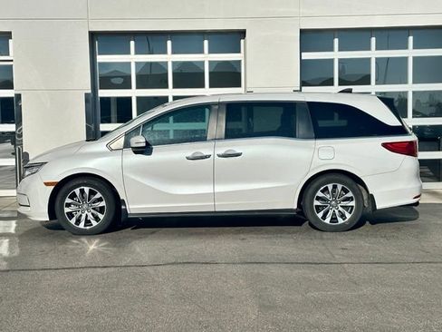 Used 2023 Honda Odyssey EX-L image 3