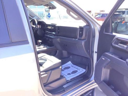 Used 2024 Chevrolet Silverado 1500 LT Trail Boss w/ Convenience Package II AWD/4WD image 18