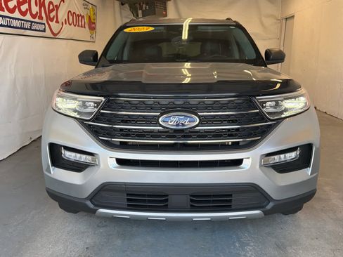 Used 2023 Ford Explorer XLT w/ Equipment Group 202A RWD image 3