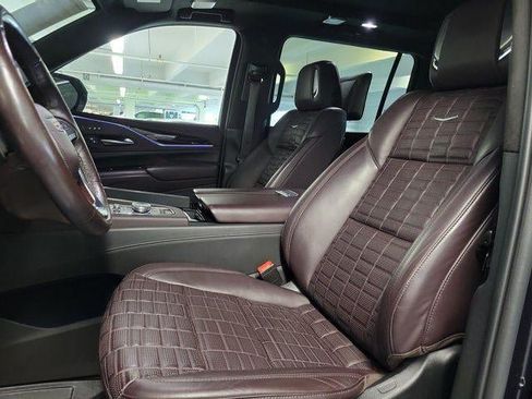 Certified 2022 Cadillac Escalade ESV Premium Luxury Platinum w/ Heavy-Duty Trailer Package AWD/4WD image 11