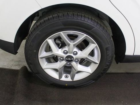 Used 2024 Kia Soul LX w/ Option Group 015 image 18