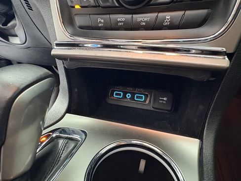 Used 2018 Jeep Grand Cherokee Limited w/ Trailer Tow Group IV AWD/4WD image 26