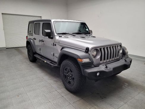 Used 2019 Jeep Wrangler Unlimited Sport image 13