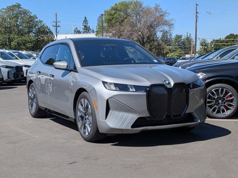 New 2026 BMW iX xDrive60 image 6