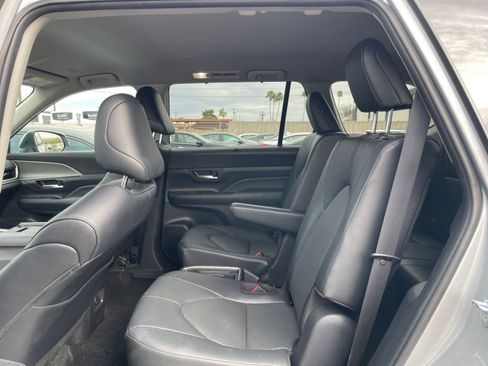 Used 2025 Toyota Grand Highlander FWD image 27