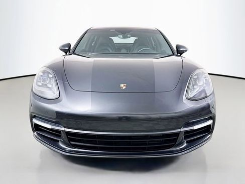 Used 2018 Porsche Panamera RWD image 2