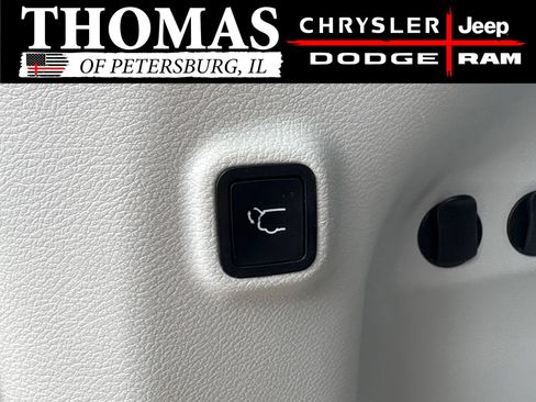 Used 2019 Jeep Cherokee Limited AWD/4WD image 24