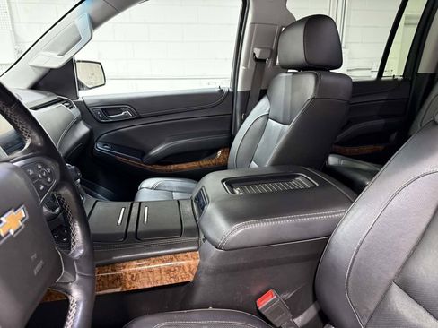Used 2020 Chevrolet Suburban Premier image 14