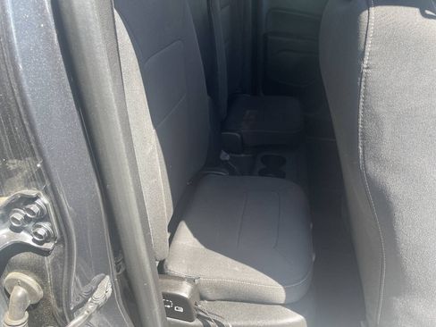 Used 2016 Chevrolet Colorado LT AWD/4WD image 7