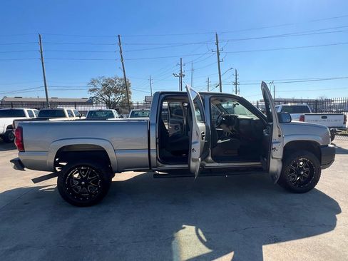 Used 2003 Chevrolet Silverado 2500 LS image 50