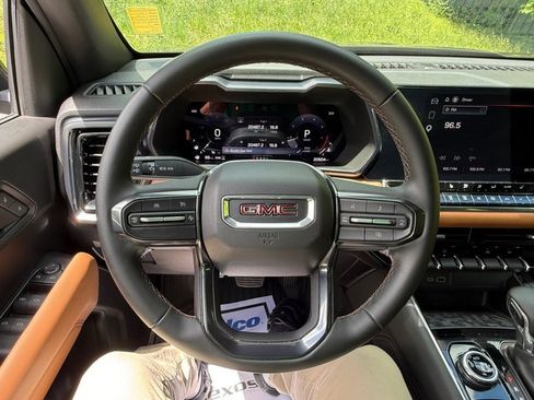 Used 2025 GMC Canyon AT4 AWD/4WD image 19