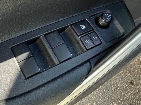 Used 2023 Toyota Corolla Cross XLE image 15