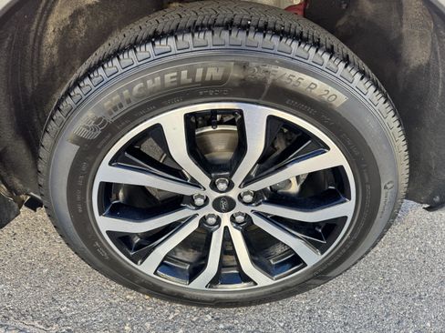 Certified 2022 Ford Explorer ST-Line w/ Class IV Trailer Tow Package AWD/4WD image 9