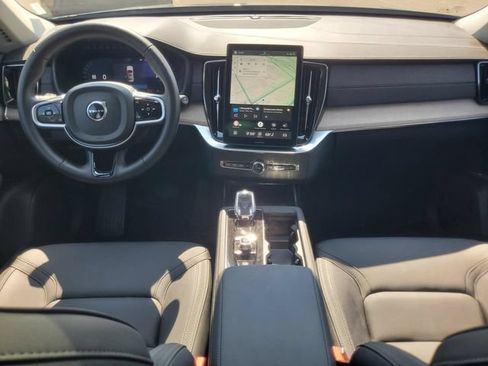 Certified 2025 Volvo XC90 B6 Plus AWD/4WD image 28