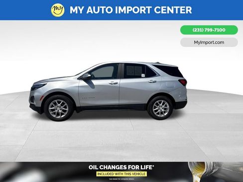 Used 2022 Chevrolet Equinox LT w/ Driver Convenience Package AWD/4WD image 4