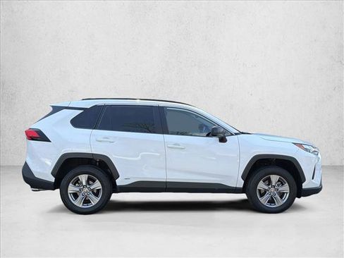 Used 2025 Toyota RAV4 LE AWD/4WD image 4