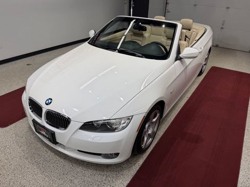 Used 2010 BMW 328i Convertible RWD image 4