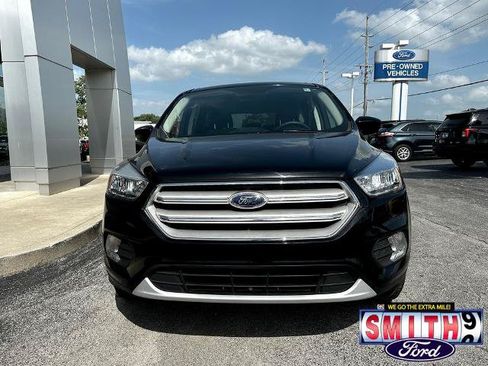Certified 2019 Ford Escape SE FWD image 2