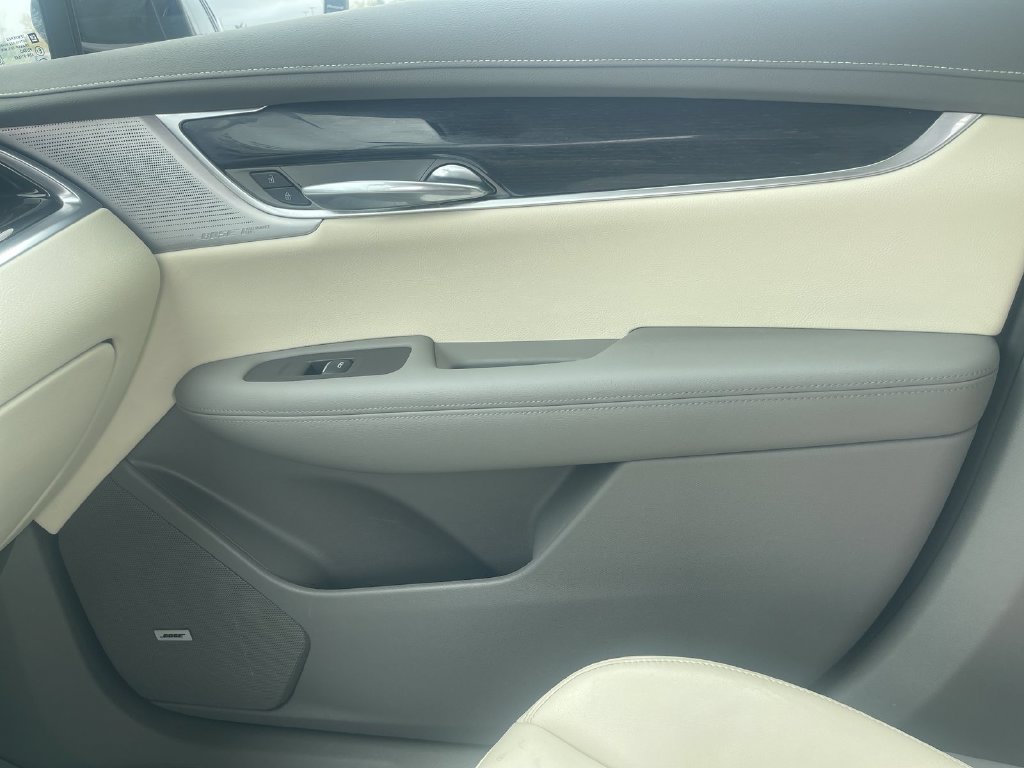 Used 2025 Cadillac XT6 Premium Luxury w/ LPO, Floor Liner Package AWD/4WD image 22