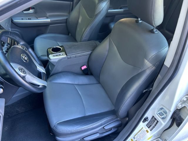 Used 2013 Toyota Prius V Five FWD image 9
